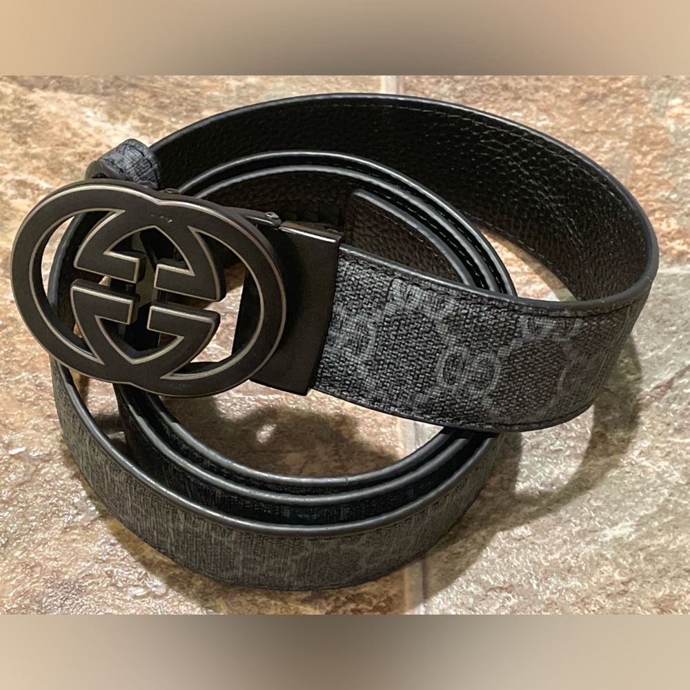 GGee logo monogram belt size medium to match your bag or purse 🔥🔥💕